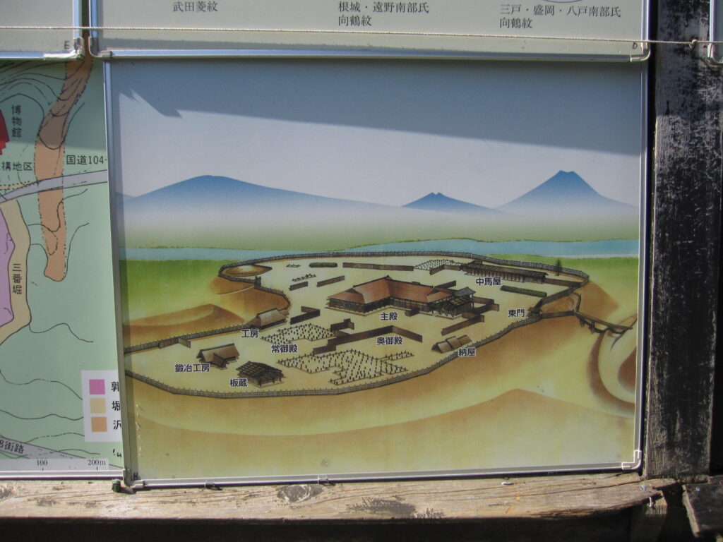 根城の本丸の復元想像図（天守や石垣なんて無くたって良いのよね〜）
